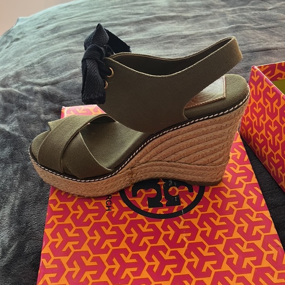 Tory Burch lace up espadrille - Picture 3 of 8